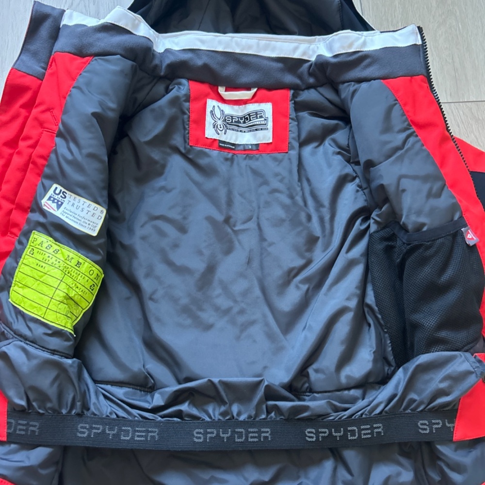 Red Spyder ski jackets - Picture 2 of 2